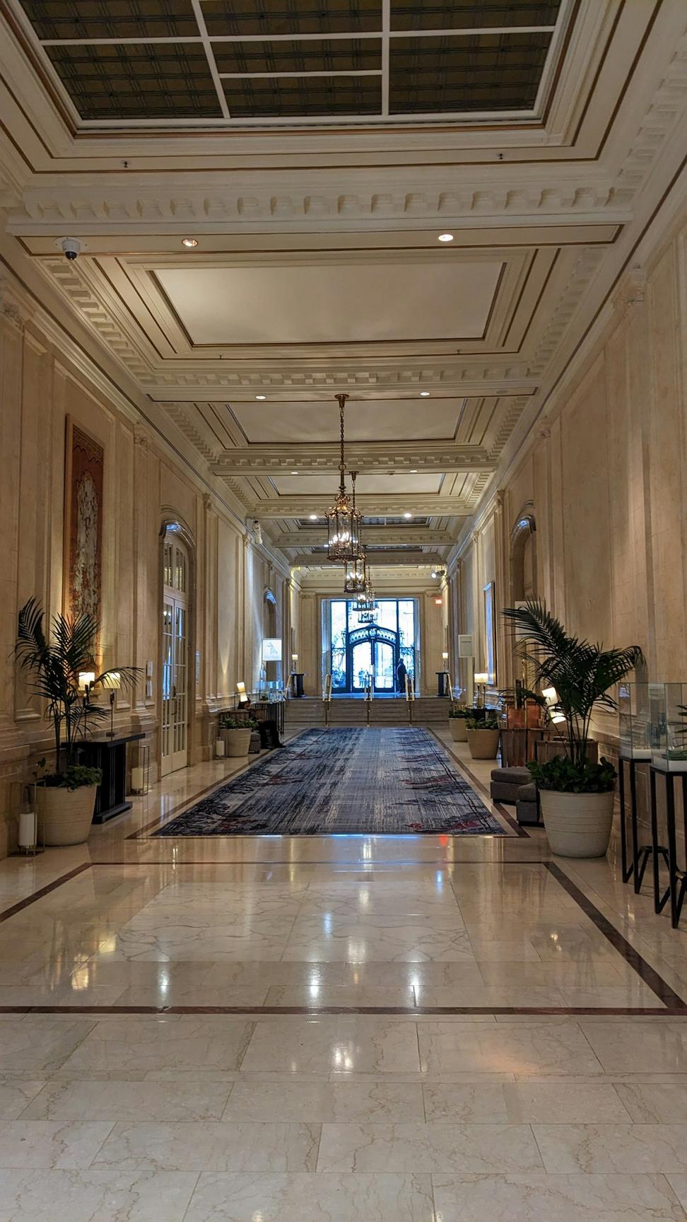 Ultravex Quinthale Hotel Lobby
